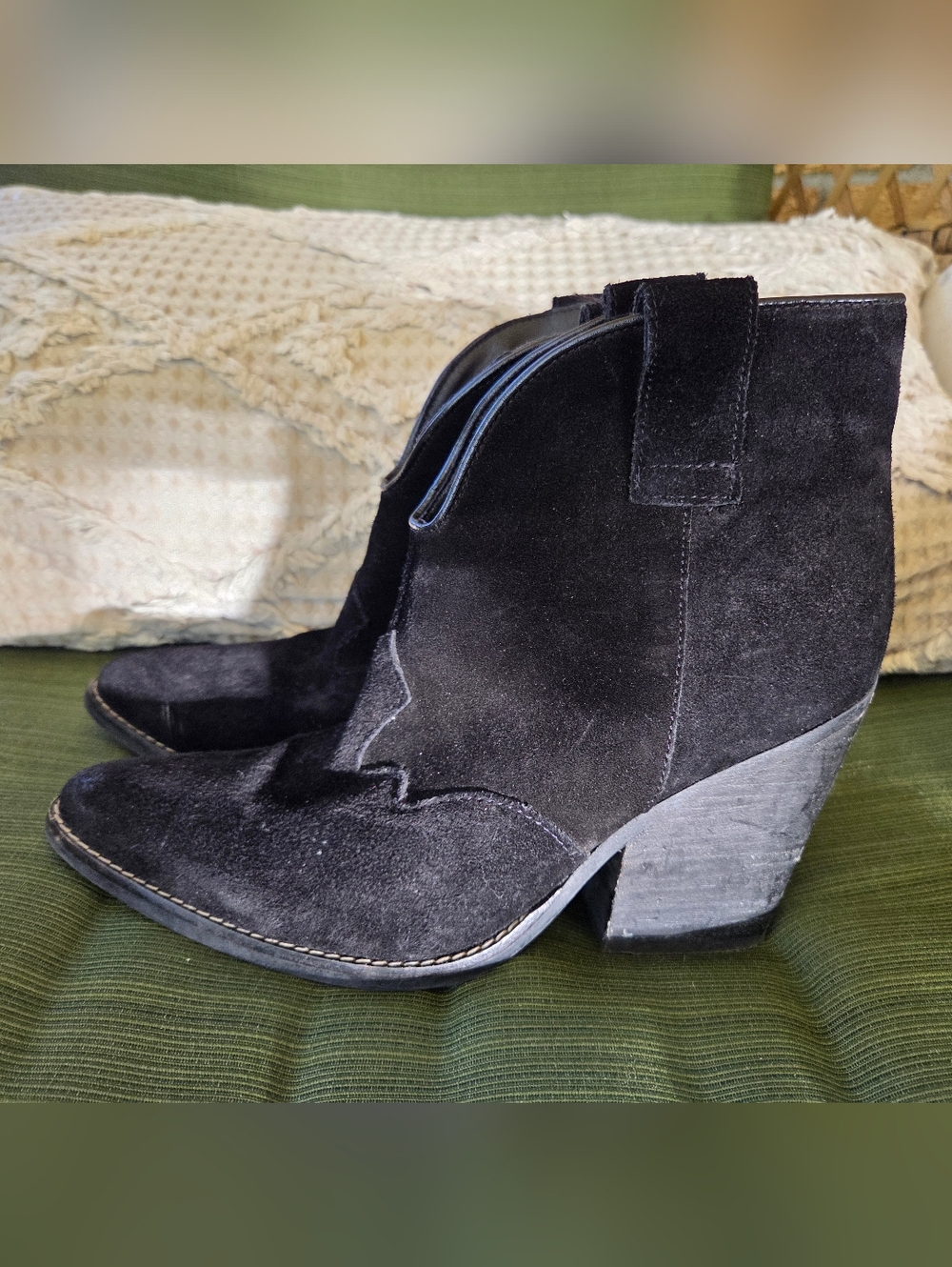 Dingo Flannie Black Leather Suede Ankle Booties Women's Size 9 M Western Boots